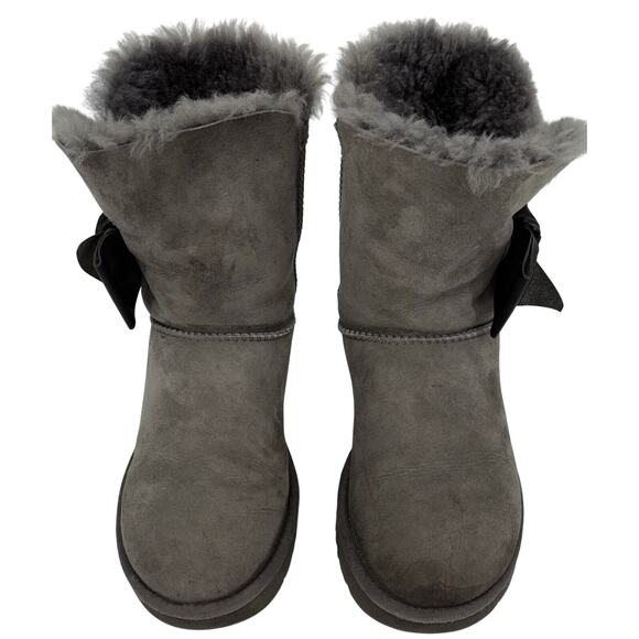 UGG Women's Daelynn Boots Size 8 Charcoal Gray Classic Short Sheepskin Lined Bow - Picture 2 of 11